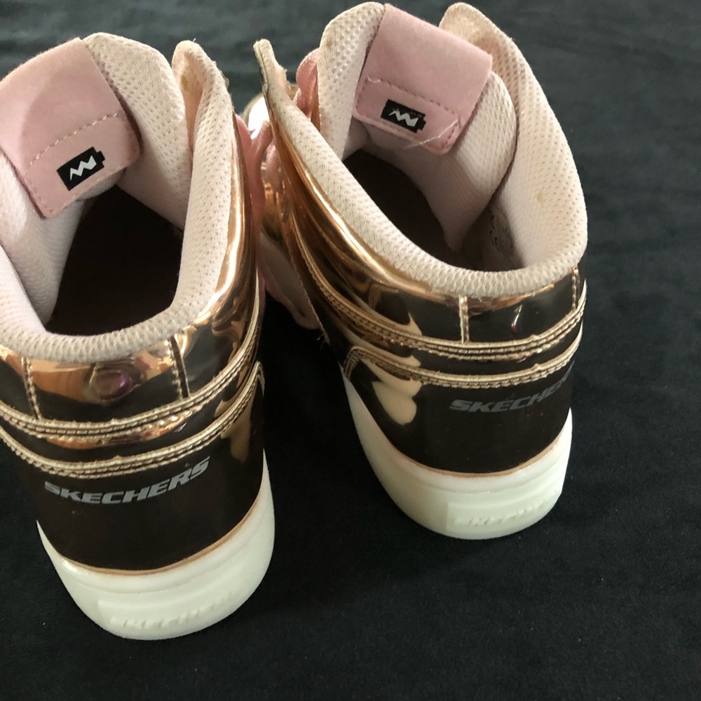 Shoes - Picture 6 of 8